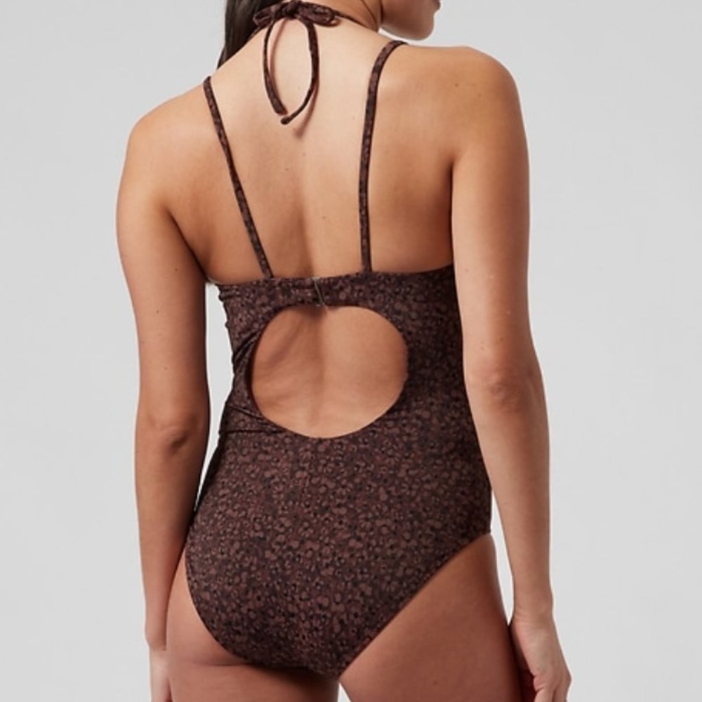 NWT Athleta Keyhole one piece swim suit.